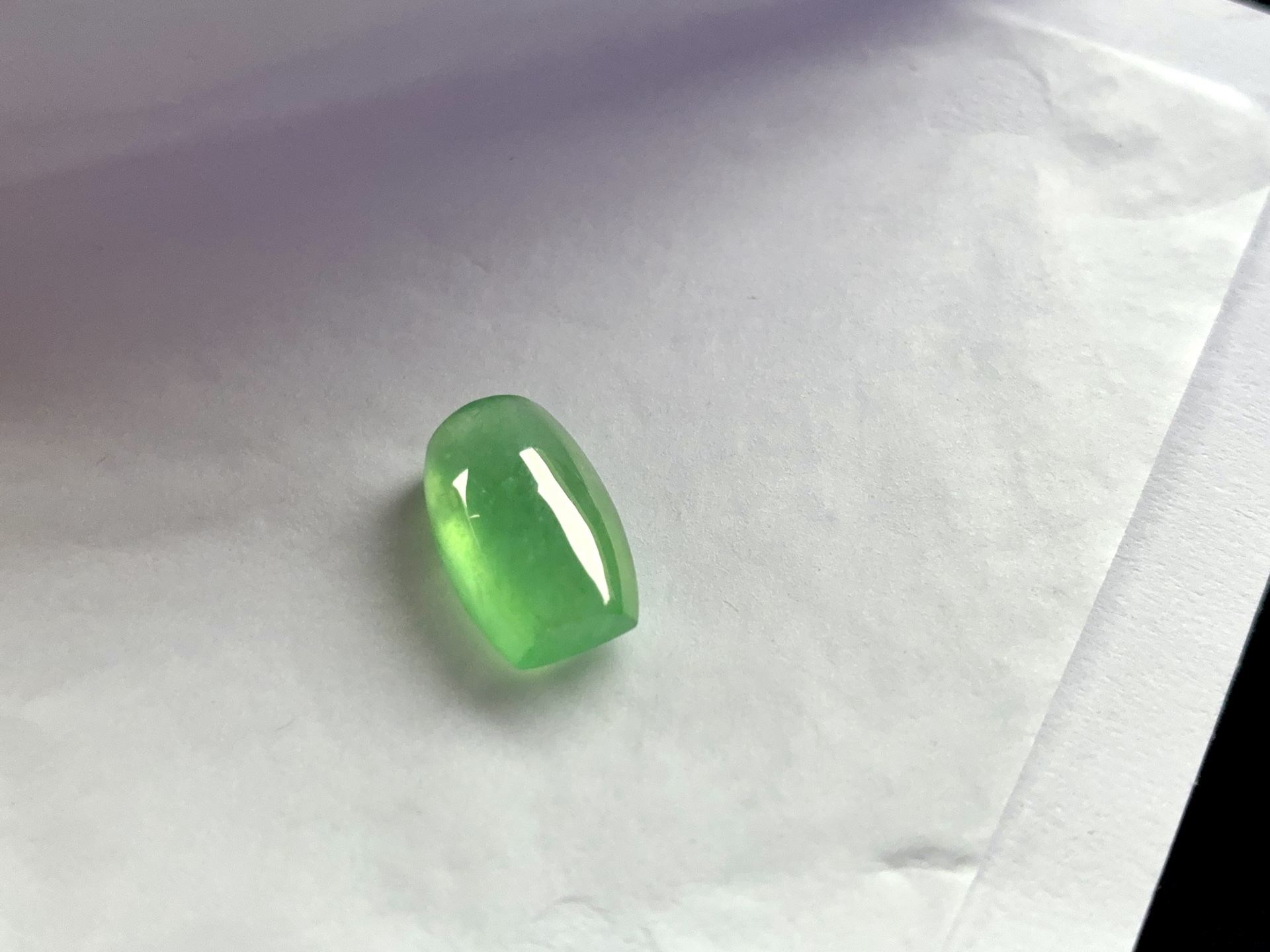 冰绿马鞍 尺寸：15.2×9.5×5.7 温润如玉，东方雅韵珍藏