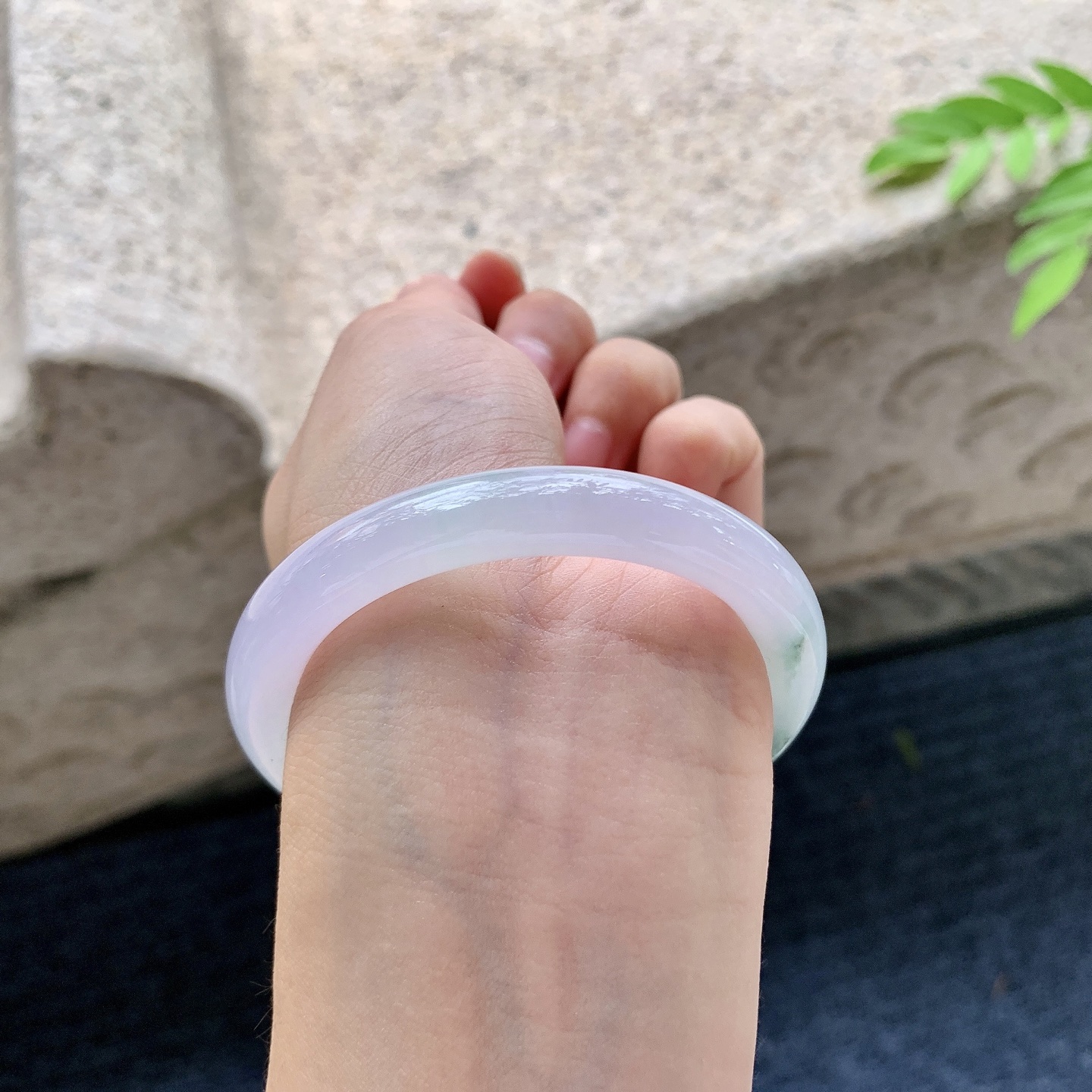圆条50 51，圈口51.4/8.8/8.2，编码B2073003，描述：春彩，水润，种老，细腻，有纹线