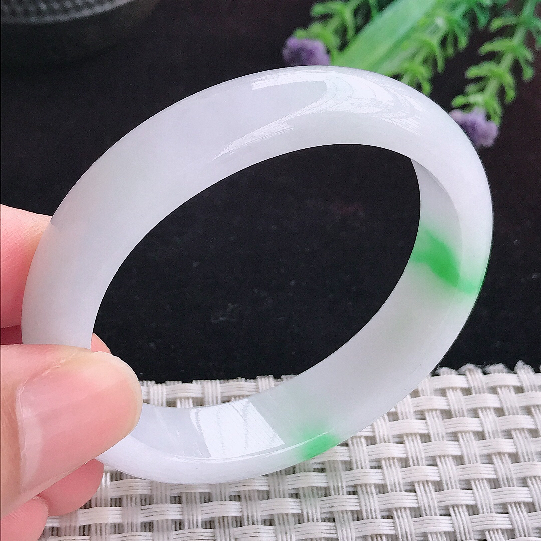 实拍A货翡翠50.5/45.5/13/7小圈口老坑秀飘阳绿白底青贵妃手镯平安镯