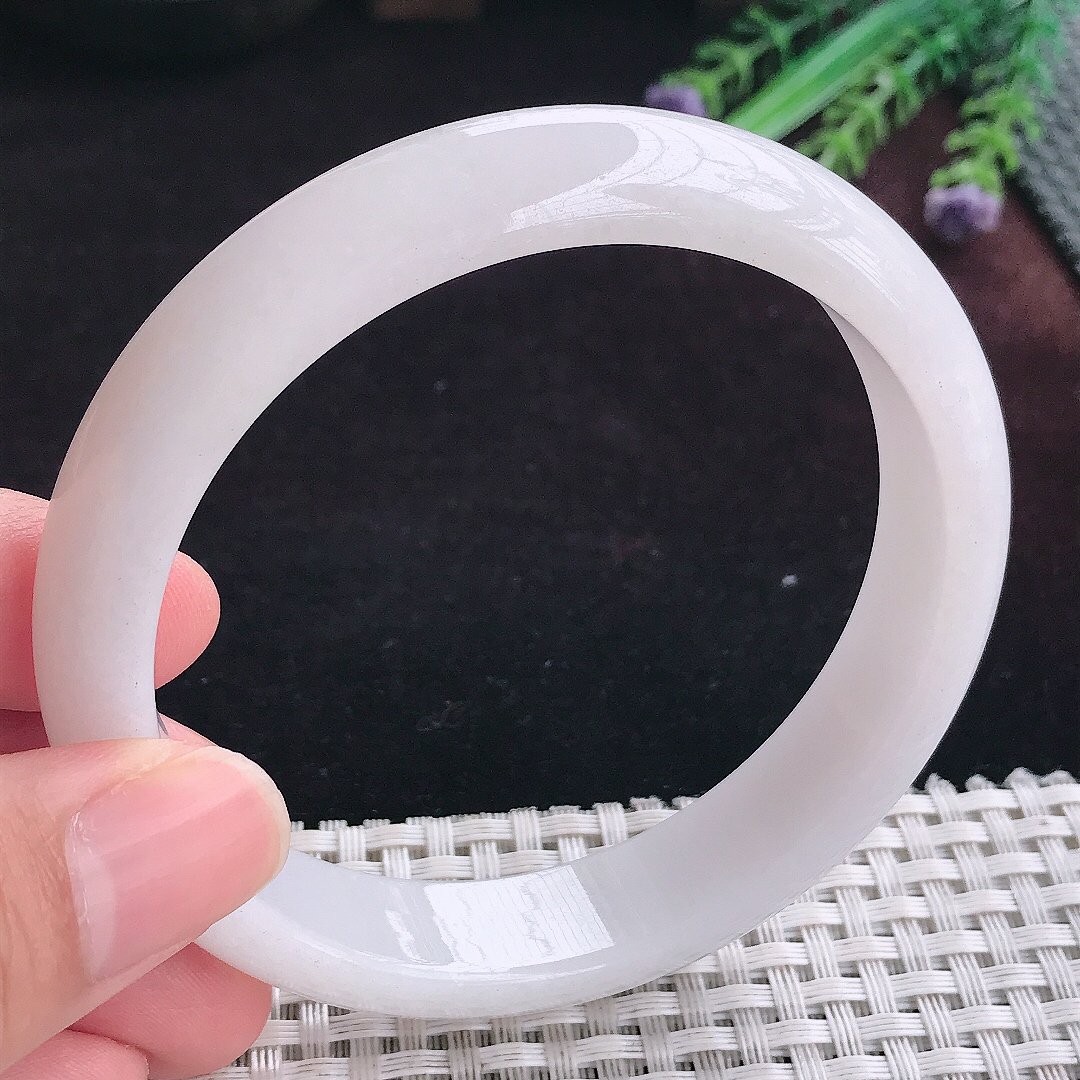 实拍A货翡翠63/14/8大圈口老坑秀气温润白月光手镯宽边玉镯平安镯手环
