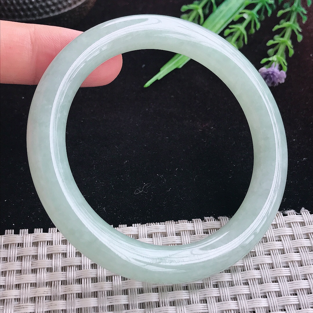 实拍A货翡翠56.8/9.5/9.8老坑秀气冰润晴底圆条手镯平安镯手环