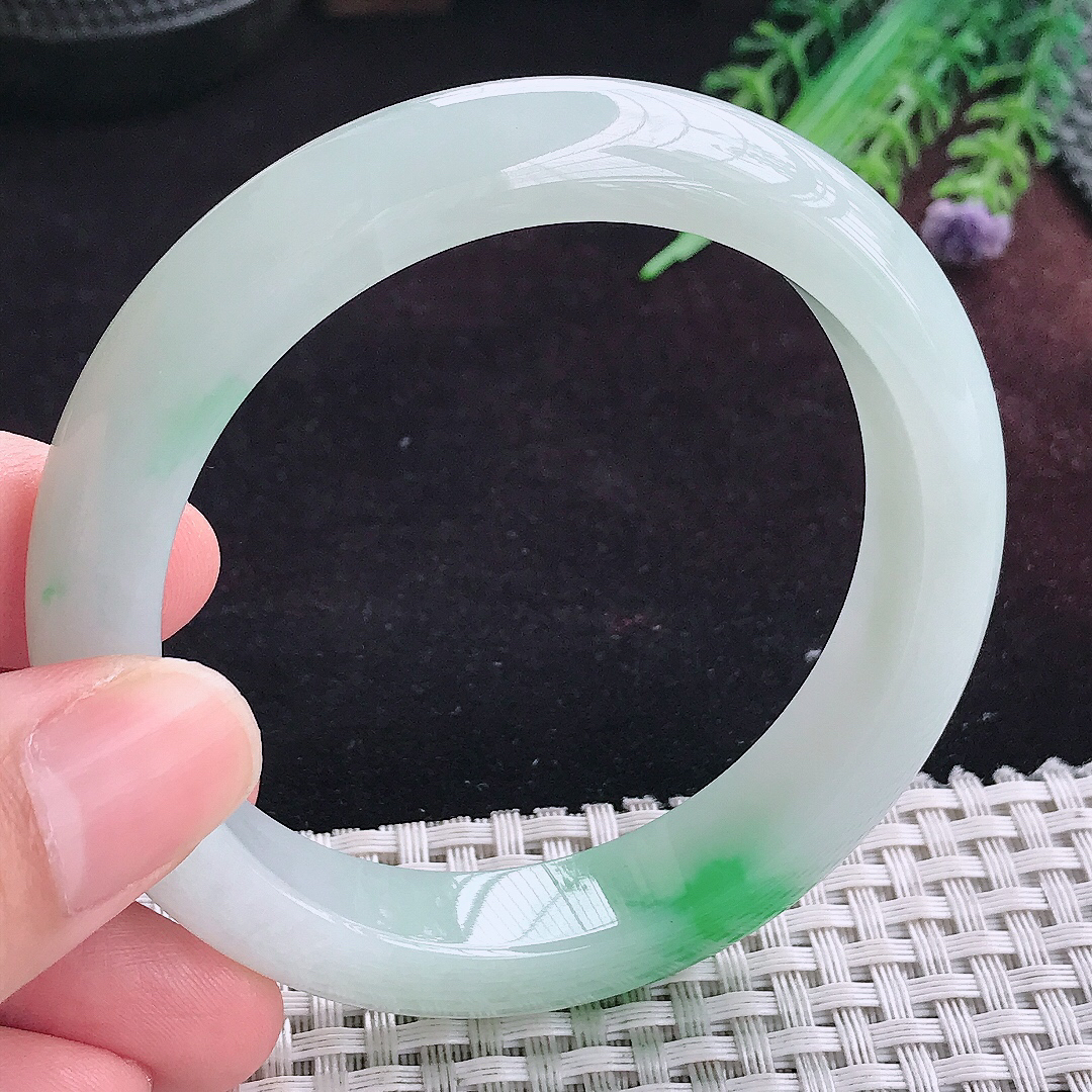 实拍A货翡翠57/12.6/8.8老坑冰润飘阳绿手镯宽边玉镯平安镯手环