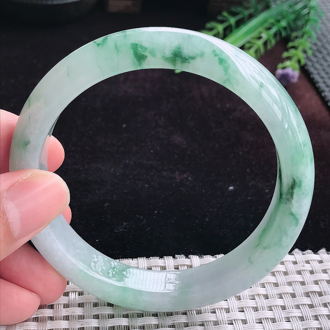实拍A货翡翠62/13/8.8大圈口老坑冰润飘花手镯宽边玉镯平安镯手环