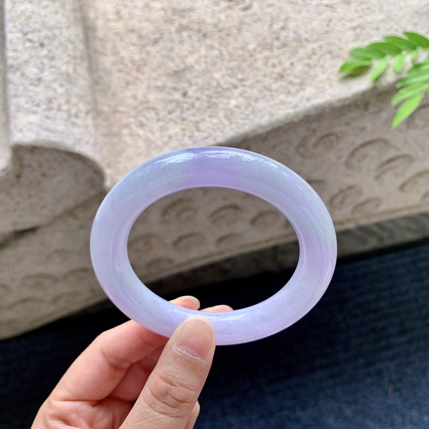 圆条53 54，圈口54.8/11.3/11.1，编码T1073011，描述春彩，水润，种老，细腻，打灯有棉线