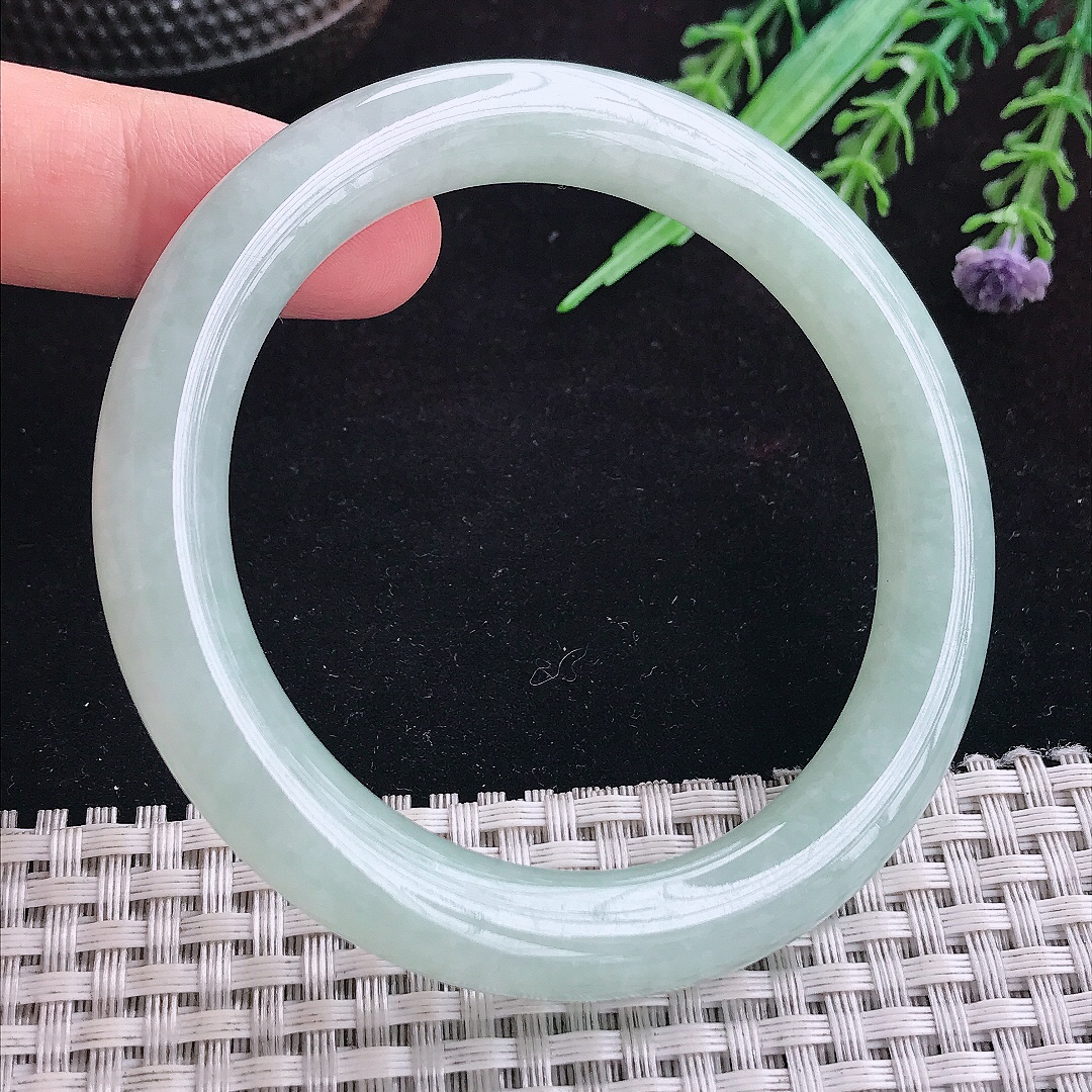 实拍A货翡翠56.8/9.5/9.8老坑秀气冰润晴底圆条手镯平安镯手环