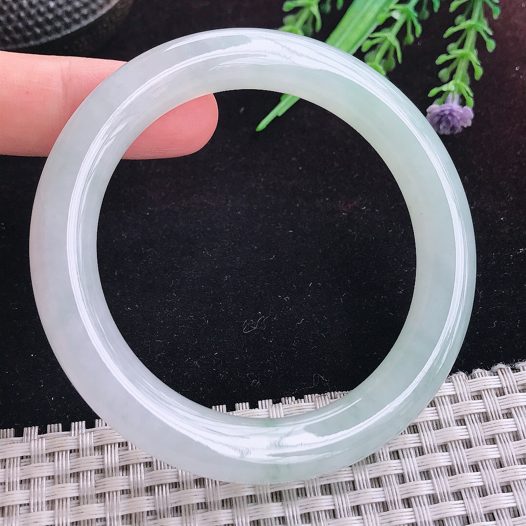 实拍A货翡翠55.5/10.2老坑冰纯起胶冰飘花圆条手镯平安镯手环