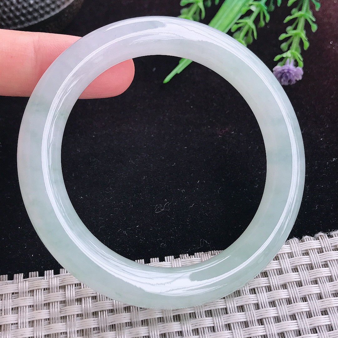 实拍A货翡翠55.5/10.2老坑冰纯起胶冰飘花圆条手镯平安镯手环