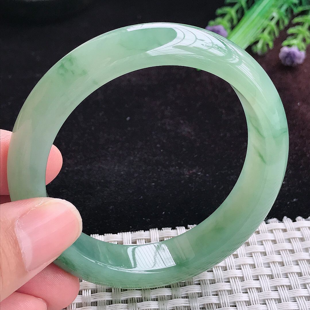 实拍A货翡翠56.5/13.8/8.8老坑冰胶晴底满色飘花手镯宽边玉镯平安镯