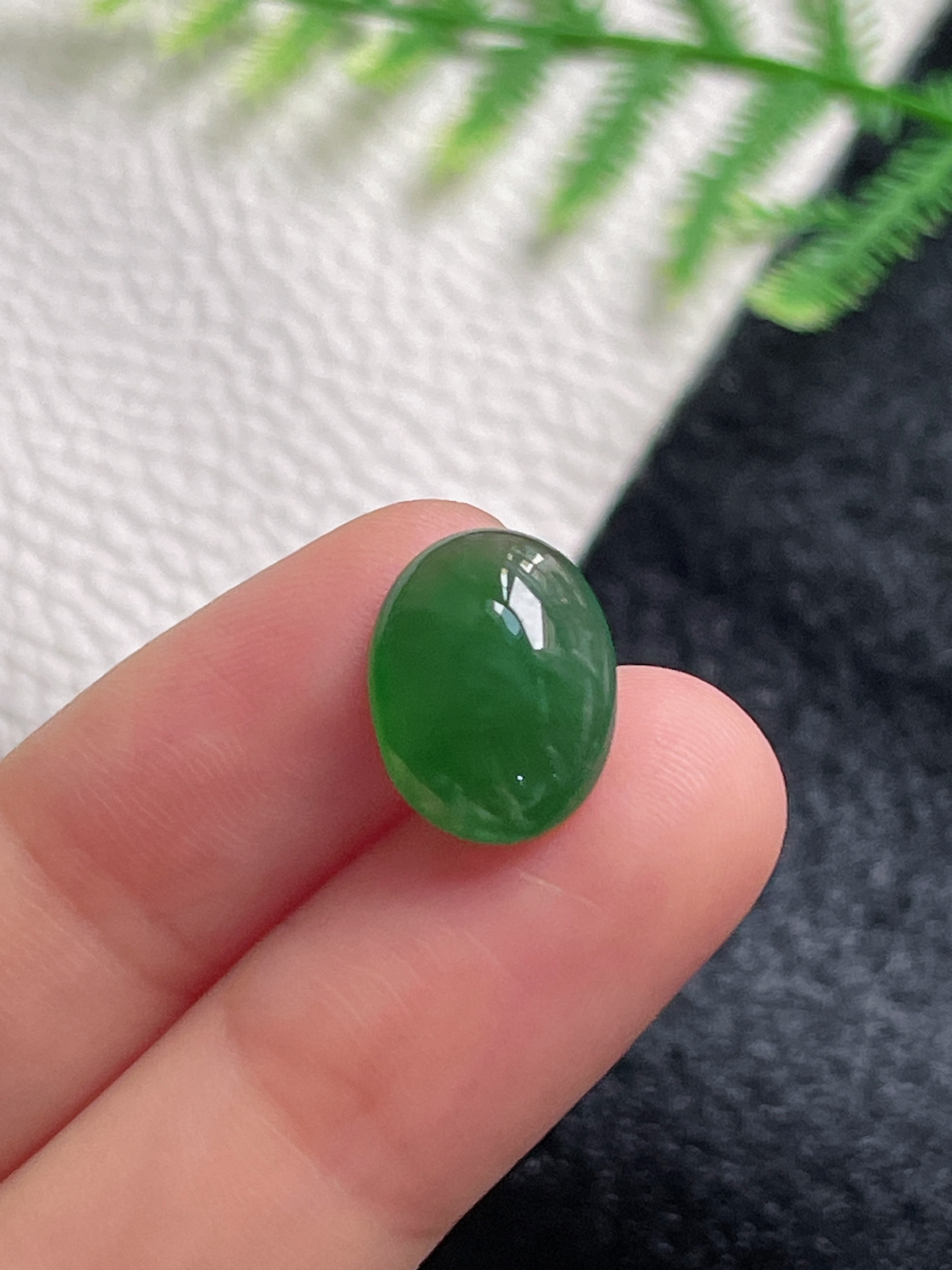 翡翠冰糯种绿色蛋面
