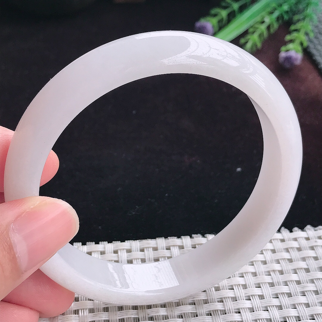 实拍A货翡翠63/14/8大圈口老坑秀气温润白月光手镯宽边玉镯平安镯手环