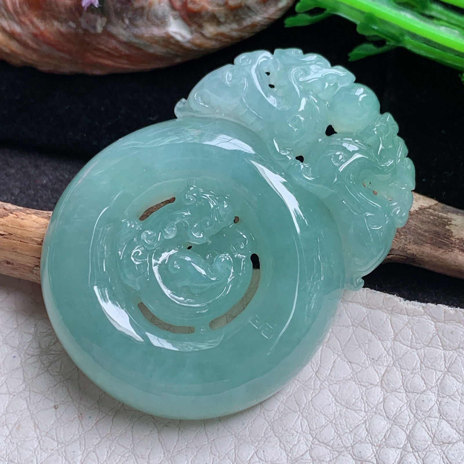 ktj实拍53.2*39.8*9.5缅甸翡翠精雕高品质冰油绿有求必应玉吊坠