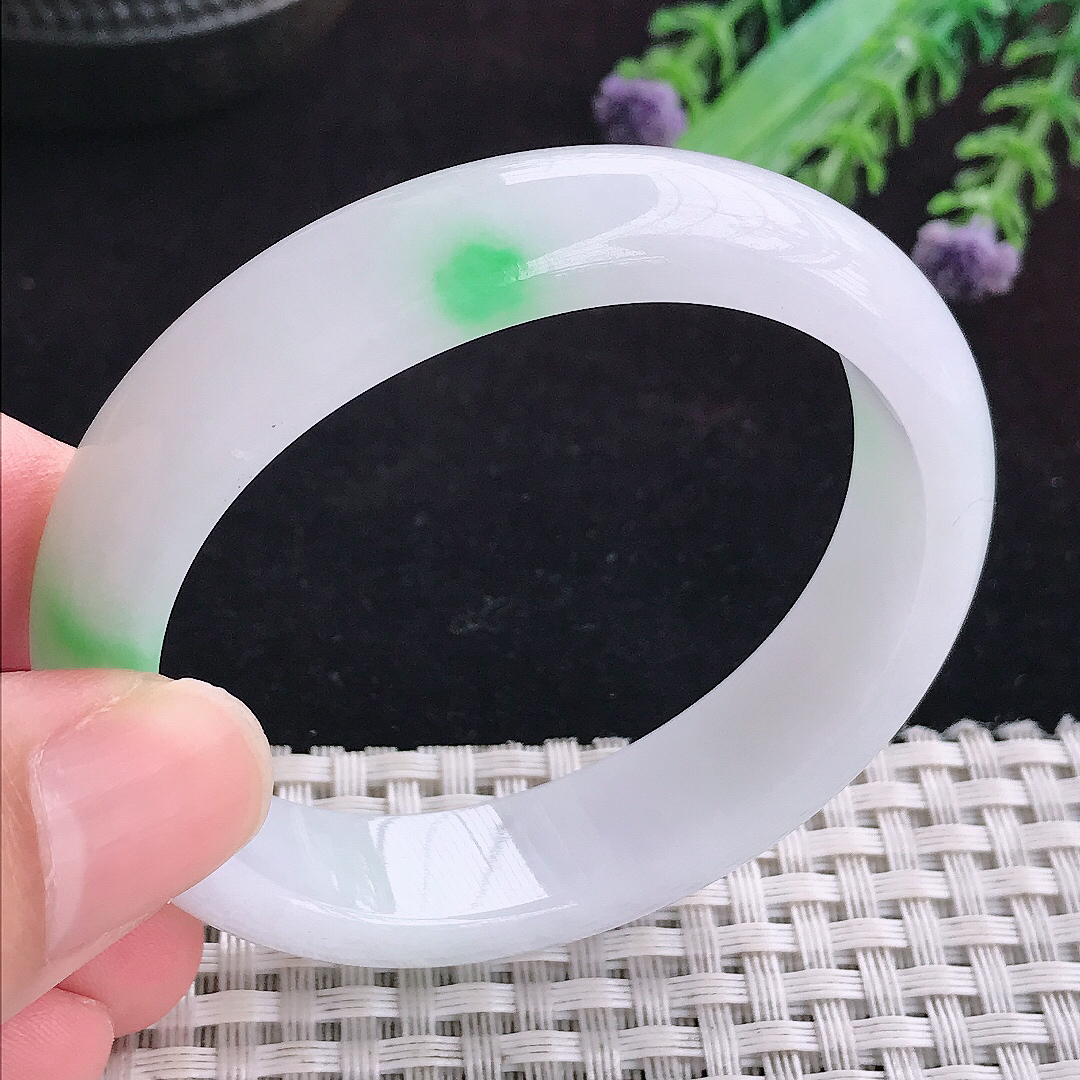 实拍A货翡翠50.5/45.5/13/7小圈口老坑秀飘阳绿白底青贵妃手镯平安镯