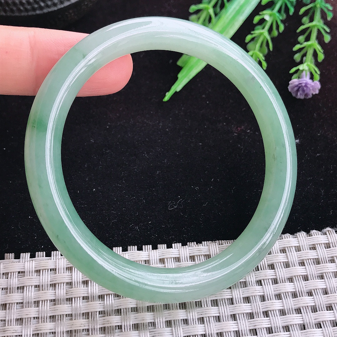 实拍A货翡翠56/8.6/8.4老坑冰润起胶飘花圆条手镯平安镯手环