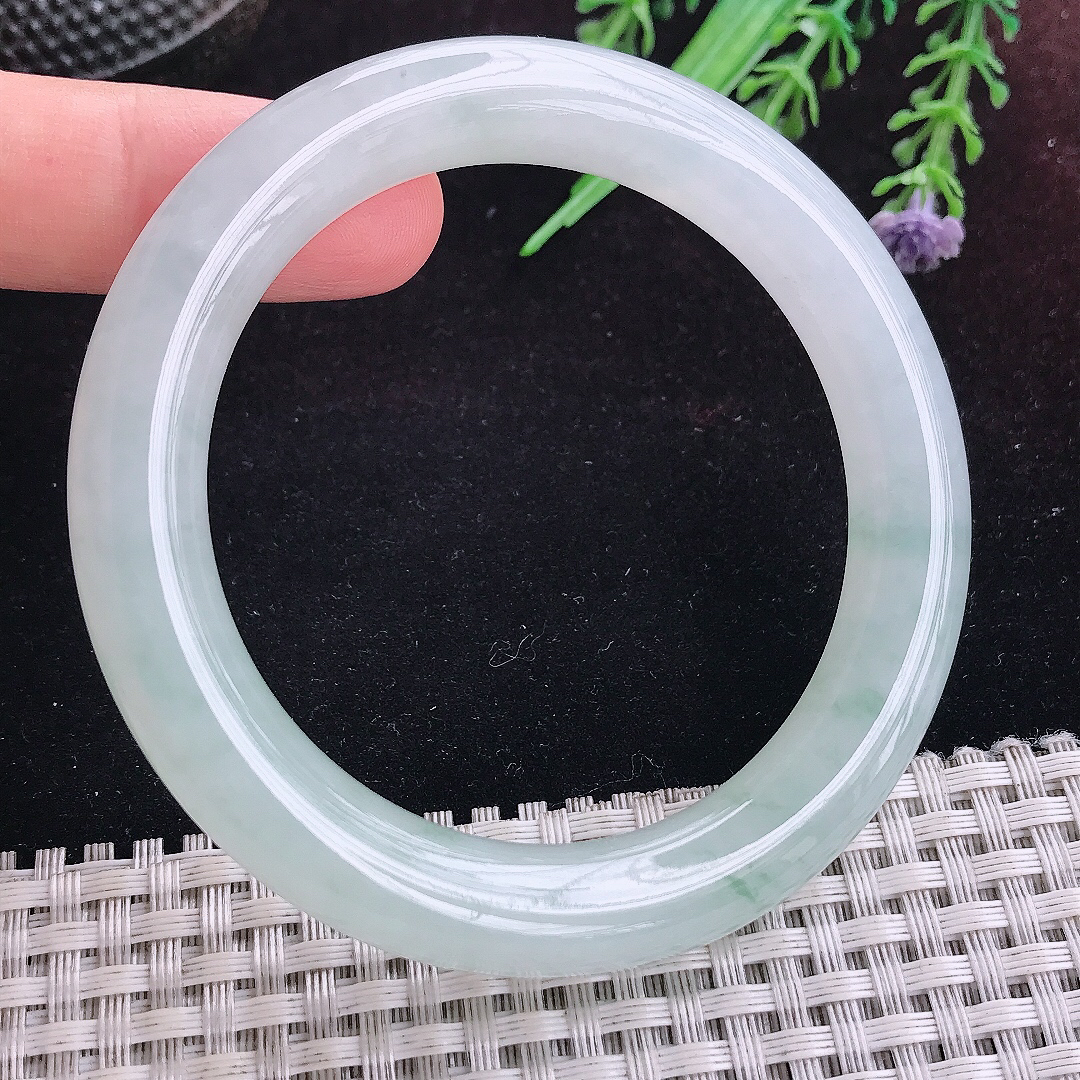 实拍A货翡翠55.5/10.2老坑冰纯起胶冰飘花圆条手镯平安镯手环