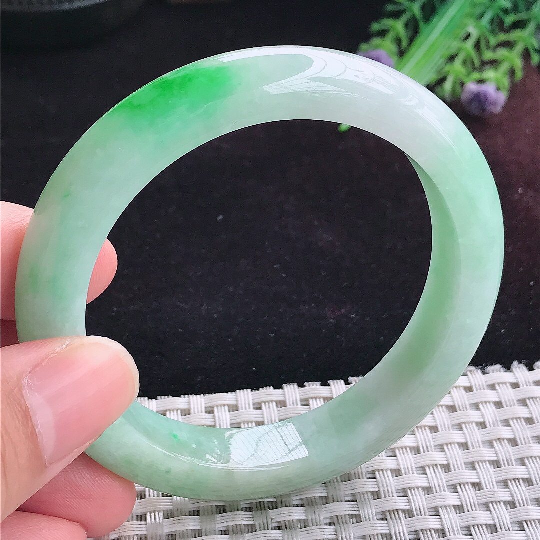 实拍A货翡翠55.5/11.7/8.6老坑温润飘阳绿手镯宽边玉镯平安镯手环