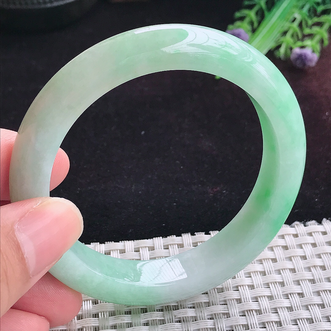 实拍A货翡翠55.5/11.7/8.6老坑温润飘阳绿手镯宽边玉镯平安镯手环