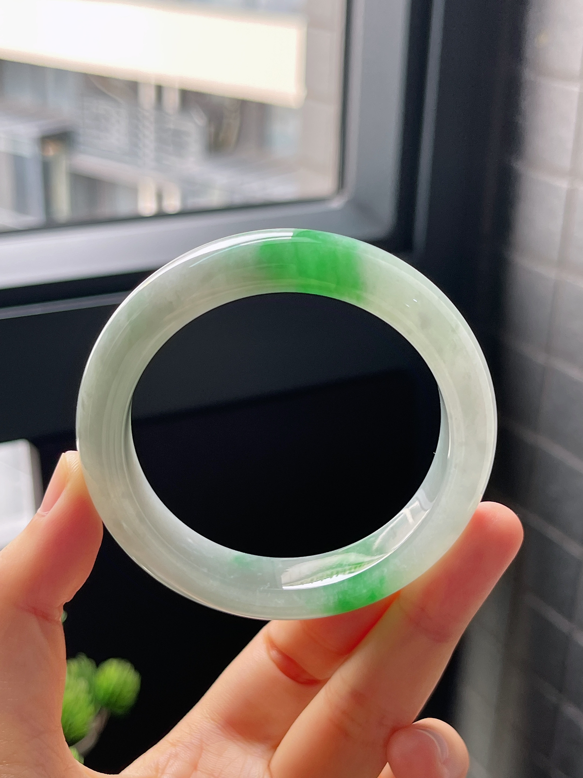 圈口52.7，冰糯种飘绿阳绿翡翠正圈手镯