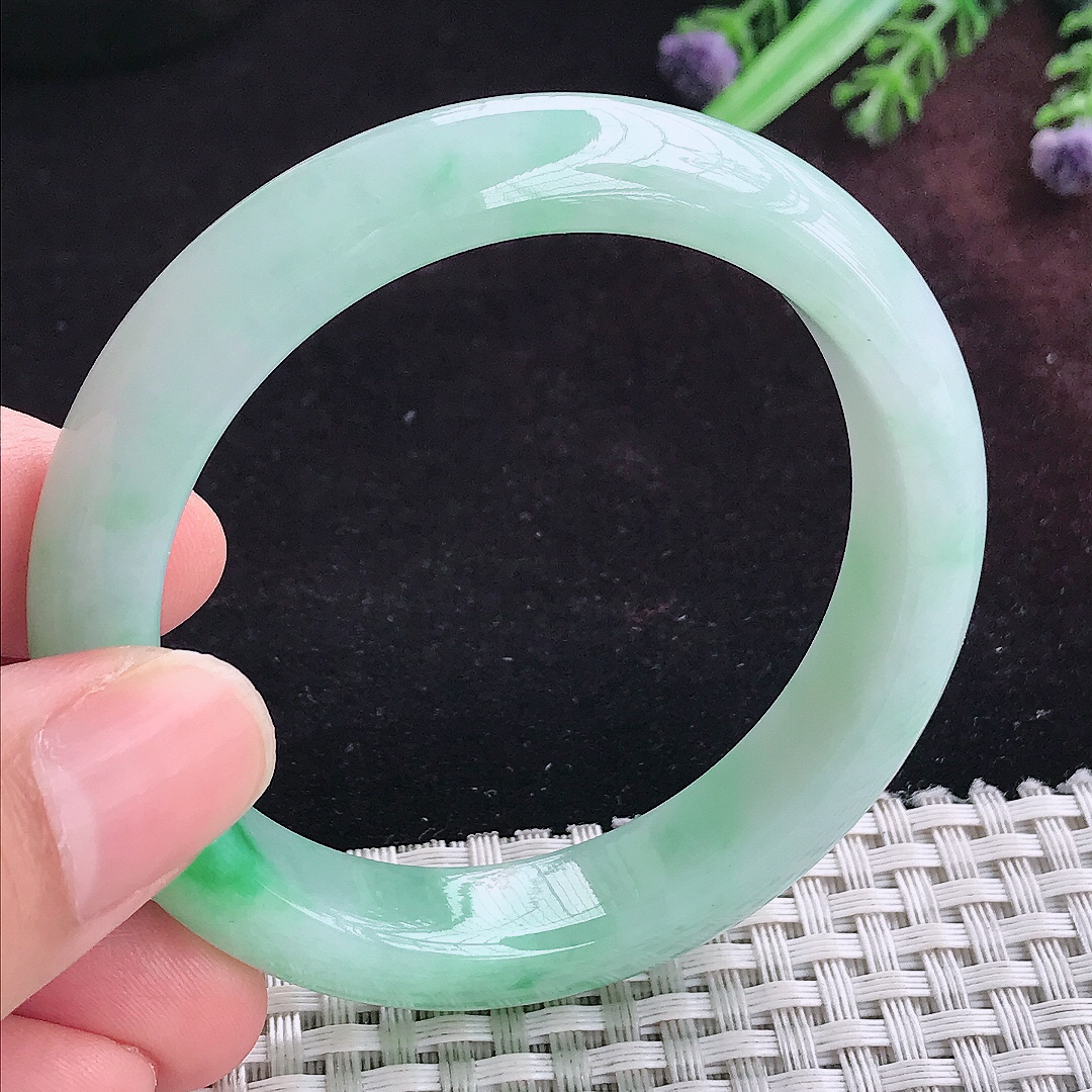 实拍A货翡翠52.5/12/8老坑精美飘阳绿手镯宽边玉镯平安镯手环