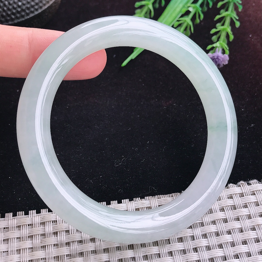 实拍A货翡翠55.5/10.2老坑冰纯起胶冰飘花圆条手镯平安镯手环