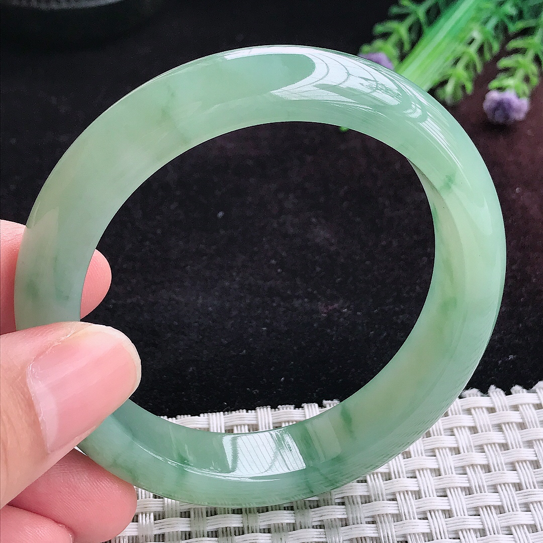 实拍A货翡翠56.5/13.8/8.8老坑冰胶晴底满色飘花手镯宽边玉镯平安镯