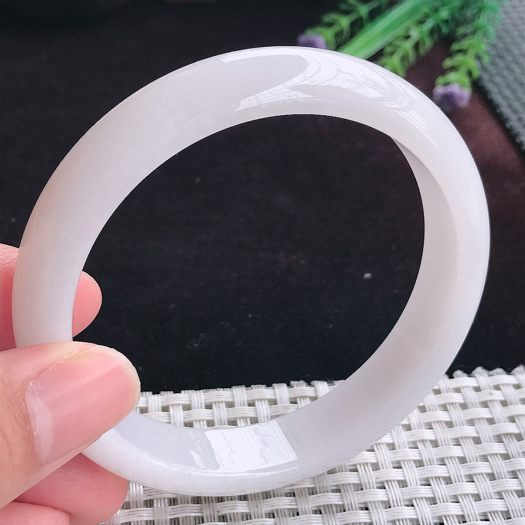 实拍A货翡翠63/14/8大圈口老坑秀气温润白月光手镯宽边玉镯平安镯手环