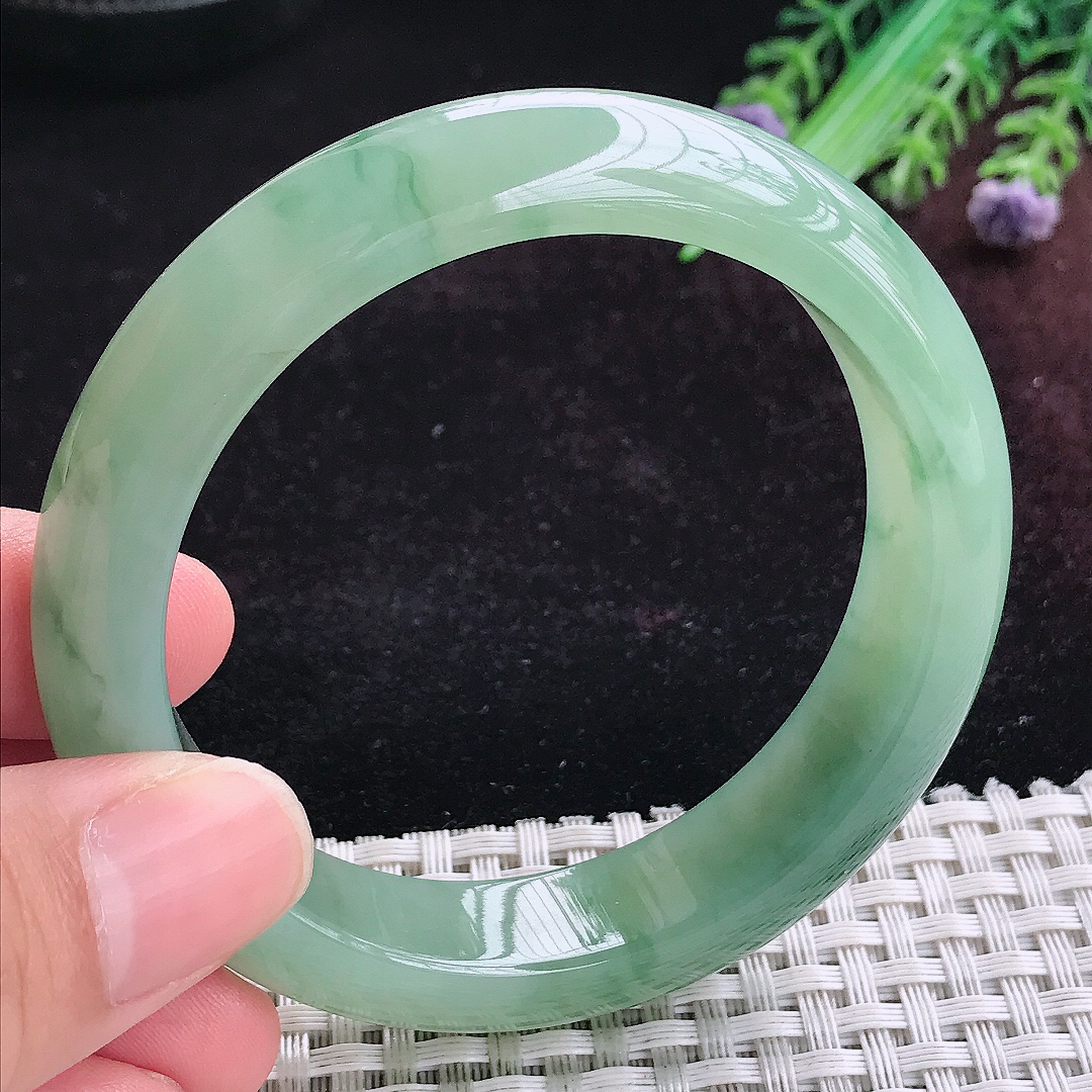 实拍A货翡翠56.5/13.8/8.8老坑冰胶晴底满色飘花手镯宽边玉镯平安镯