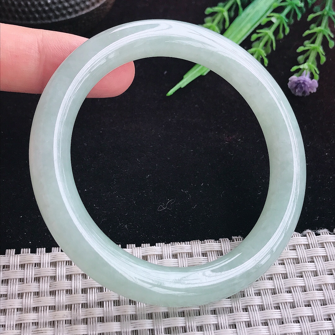 实拍A货翡翠56.8/9.5/9.8老坑秀气冰润晴底圆条手镯平安镯手环