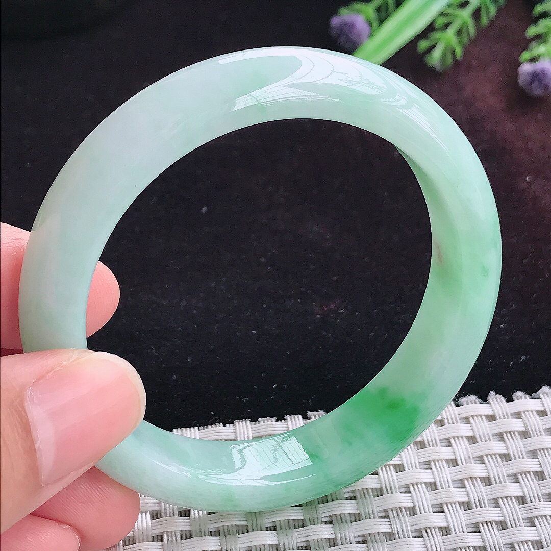 实拍A货翡翠52.5/12/8老坑精美飘阳绿手镯宽边玉镯平安镯手环