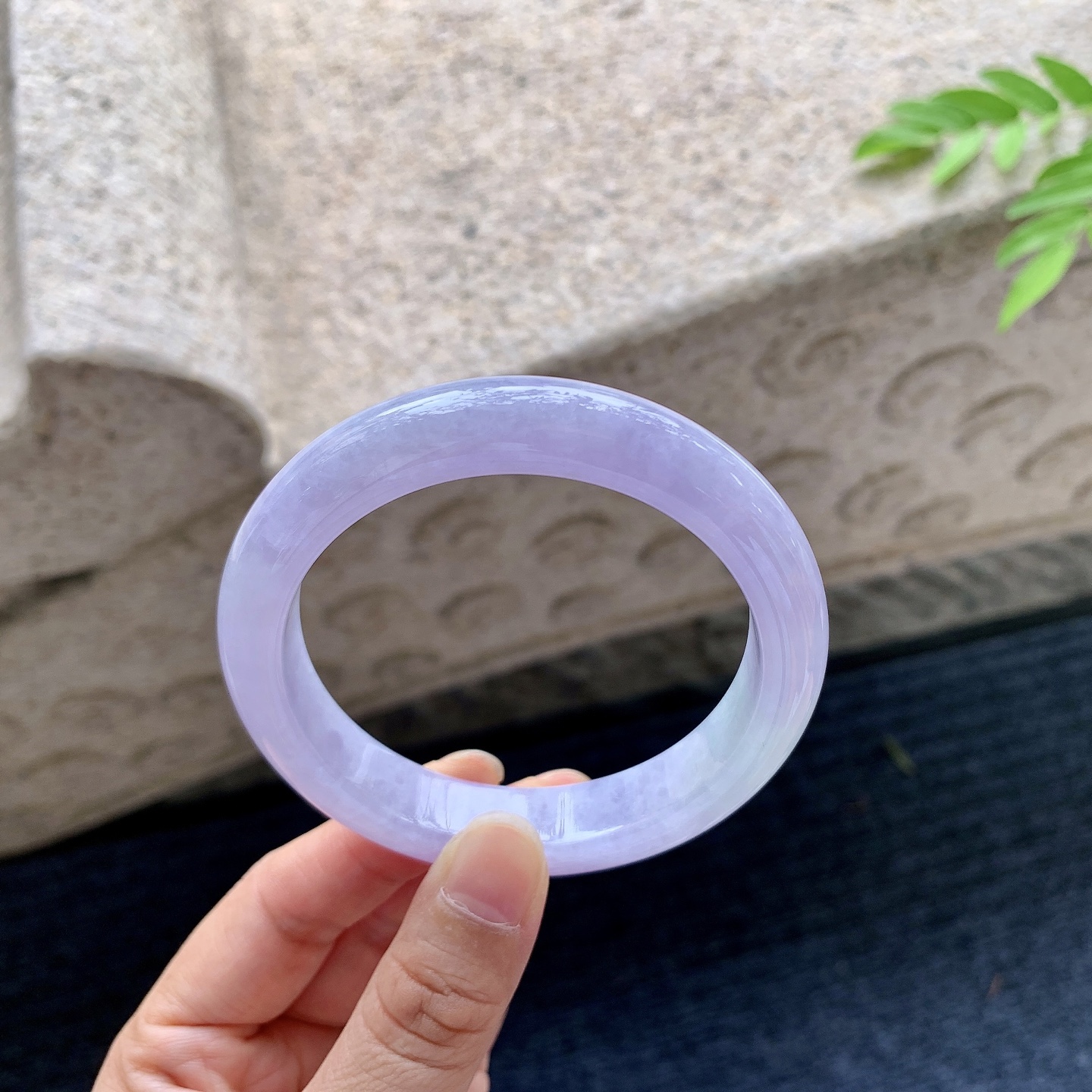正圈，圈口57.2/12/8.7，编码WW073032，描述：艳紫，水润，种老，细腻，打灯有棉线