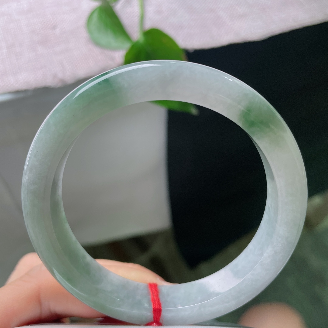 58.3/11.6/8.8，飘花正圈，耐看，甜美，灵动雅致，贵气，一点皮纹，ss56095a