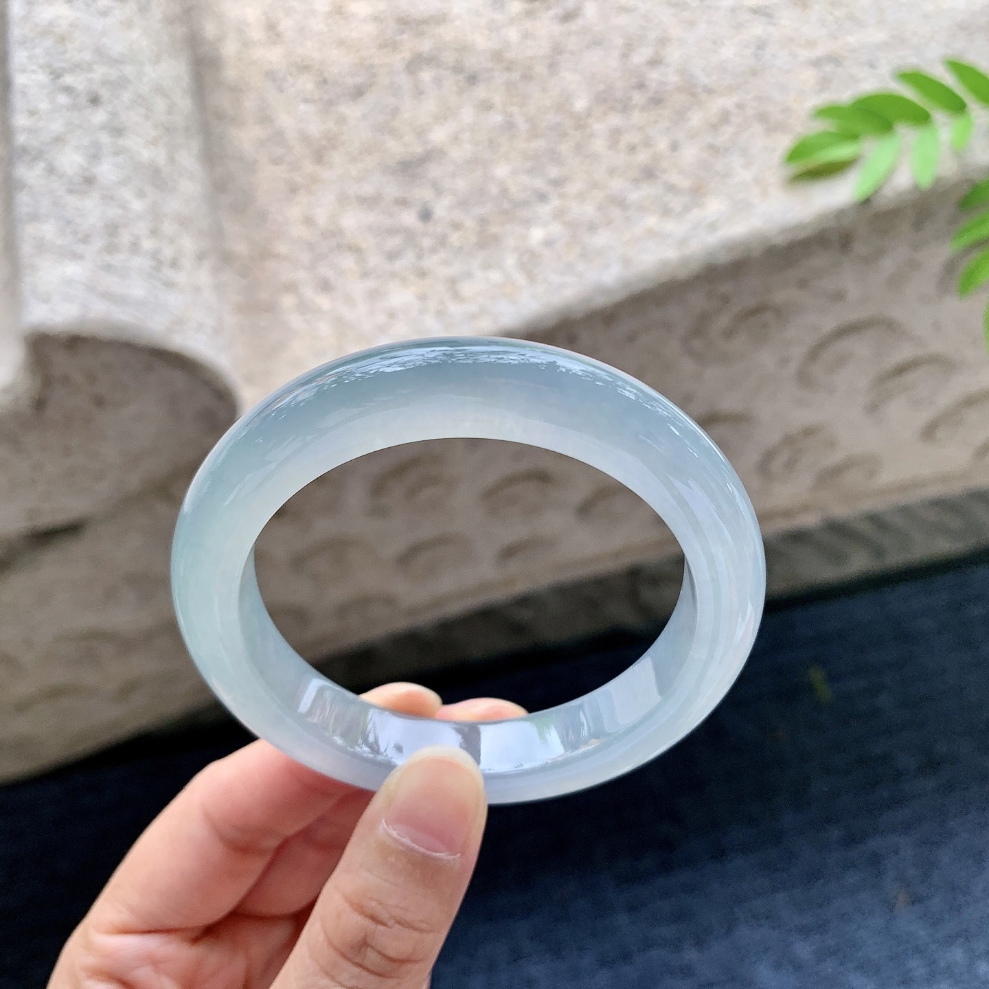 正圈54 55，圈口55.2/11/9，编码T6073050，描述冰糯紫底，水润，种老，细腻，无裂。