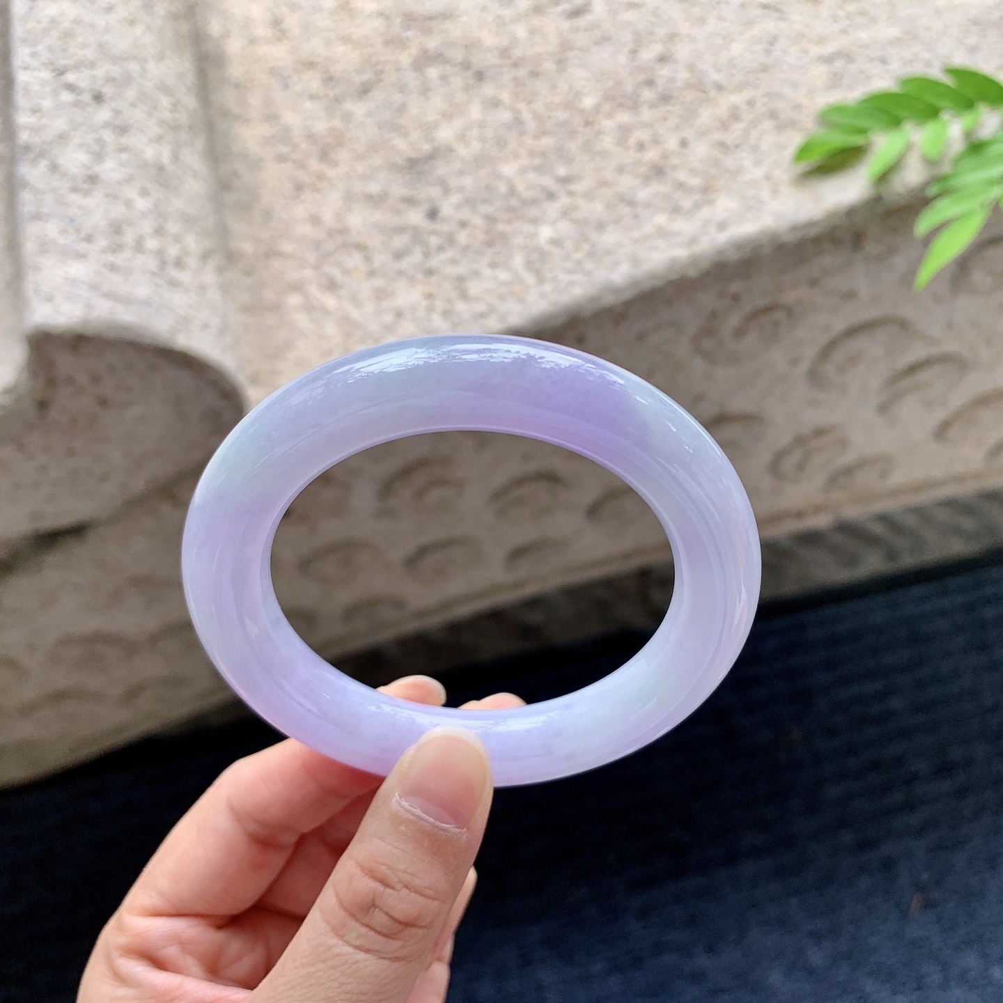 圆条53 54，圈口54.8/11.3/11.1，编码T1073011，描述春彩，水润，种老，细腻，打灯有棉线