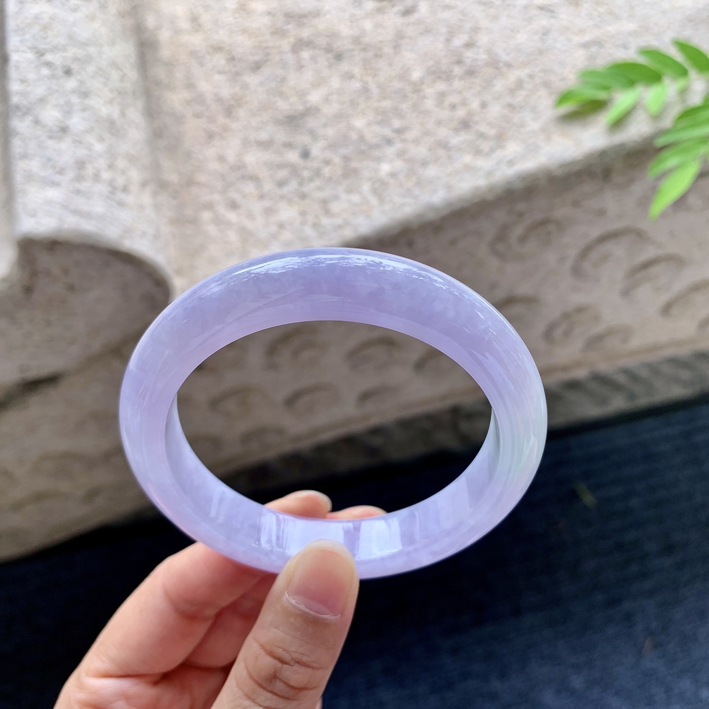 正圈，圈口57.2/12/8.7，编码WW073032，描述：艳紫，水润，种老，细腻，打灯有棉线