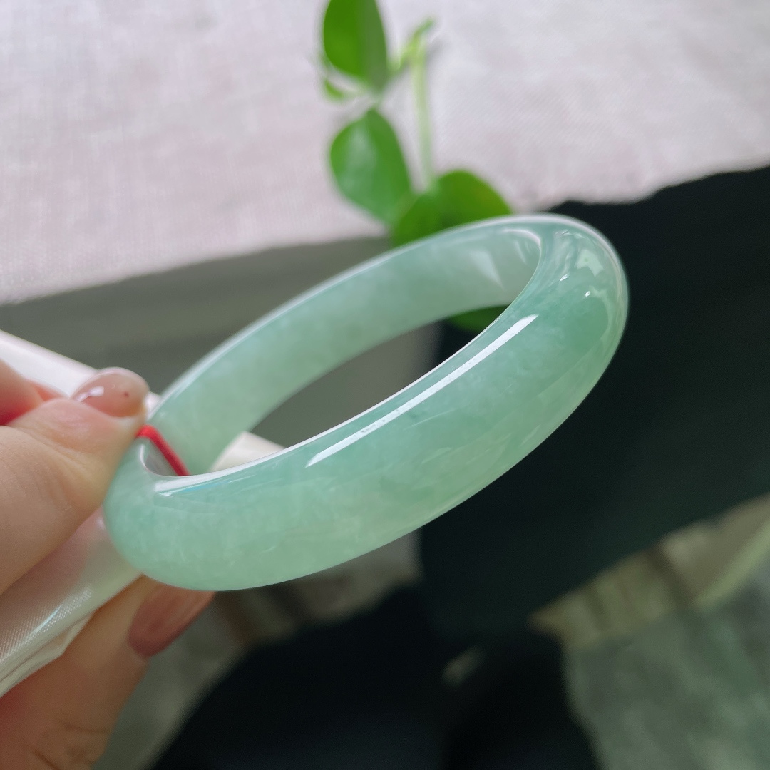 56.3/12.6/8.4，绿底正圈，满圈清翠底色，玉承福气，赠予心上人，愿常伴温柔，万事长青，无裂，ss56351a