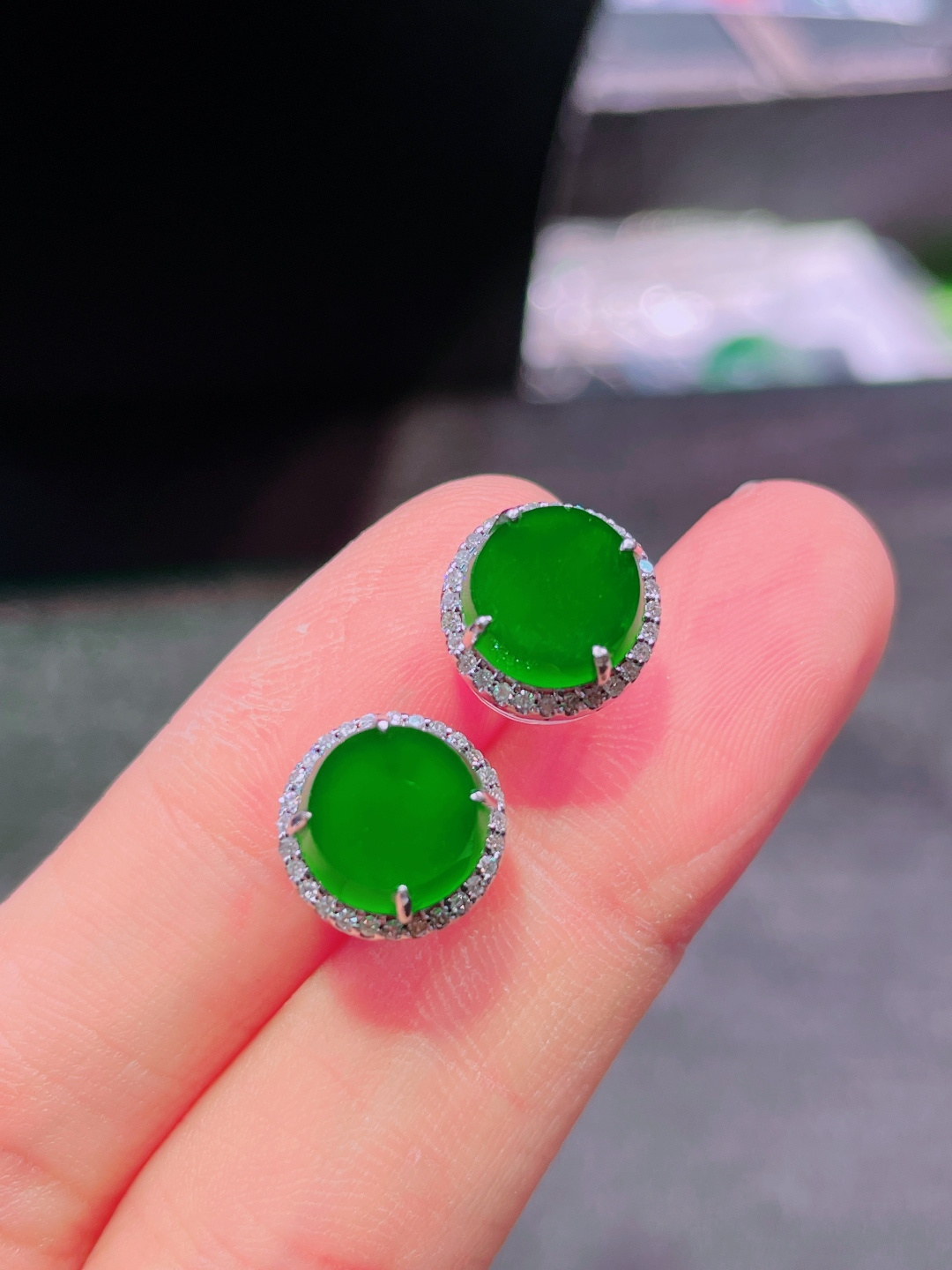 ️高冰绿平安扣耳钉 晶莹剔透，新颖时尚，品相，9-4