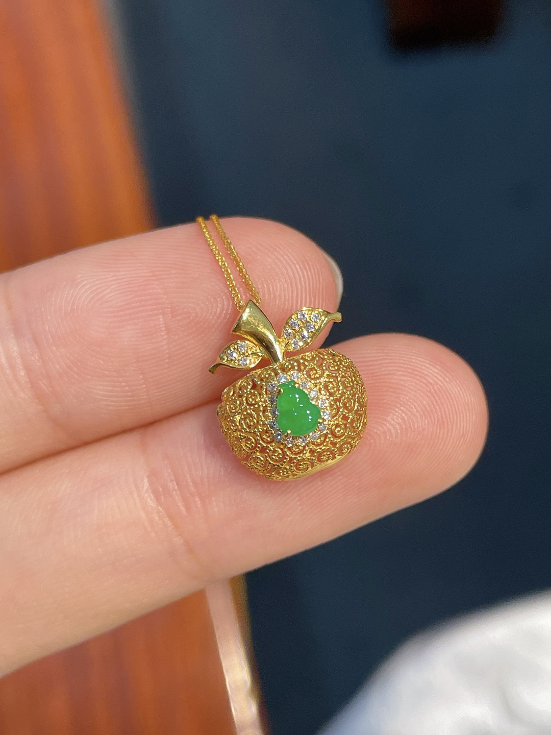 ️阳绿葫芦锁骨链  18k金镶嵌
