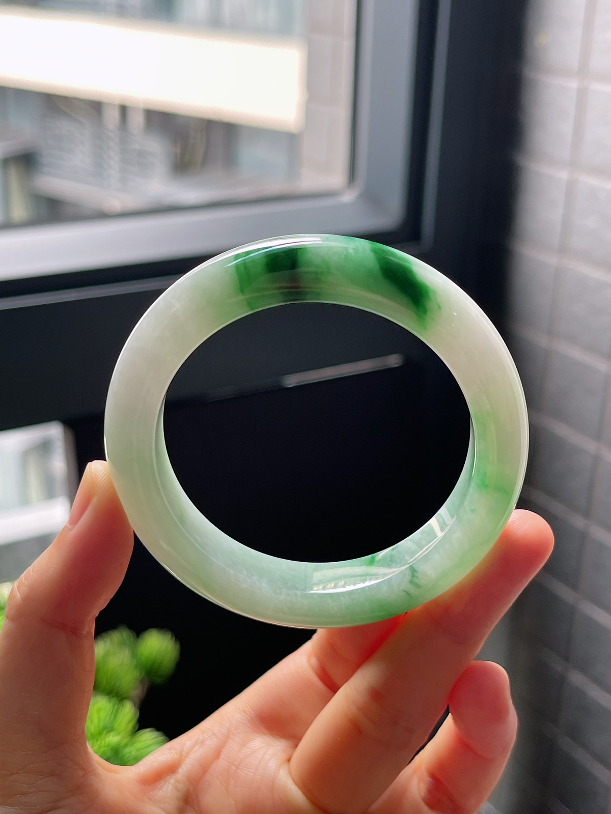 圈口51.8，糯化种飘花阳绿正圈翡翠手镯