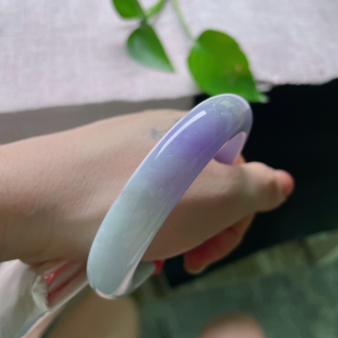 56/12.6/8.8，正圈，淡绿搭配，春意阑珊，妩媚多姿，有纹，55240a