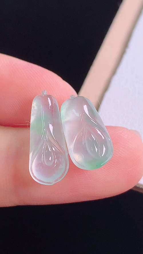 ️冰飘绿玉兰花，无裂，尺寸:15.5-6.0-3.2mm 28