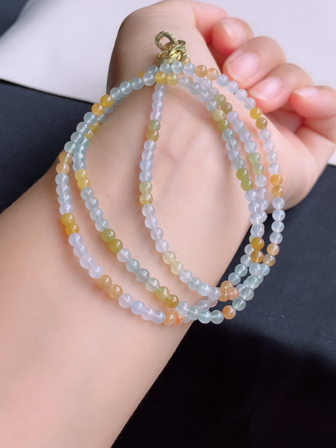 双彩珠链，晶莹剔透，尺寸3.8/3圈半，自然光实拍