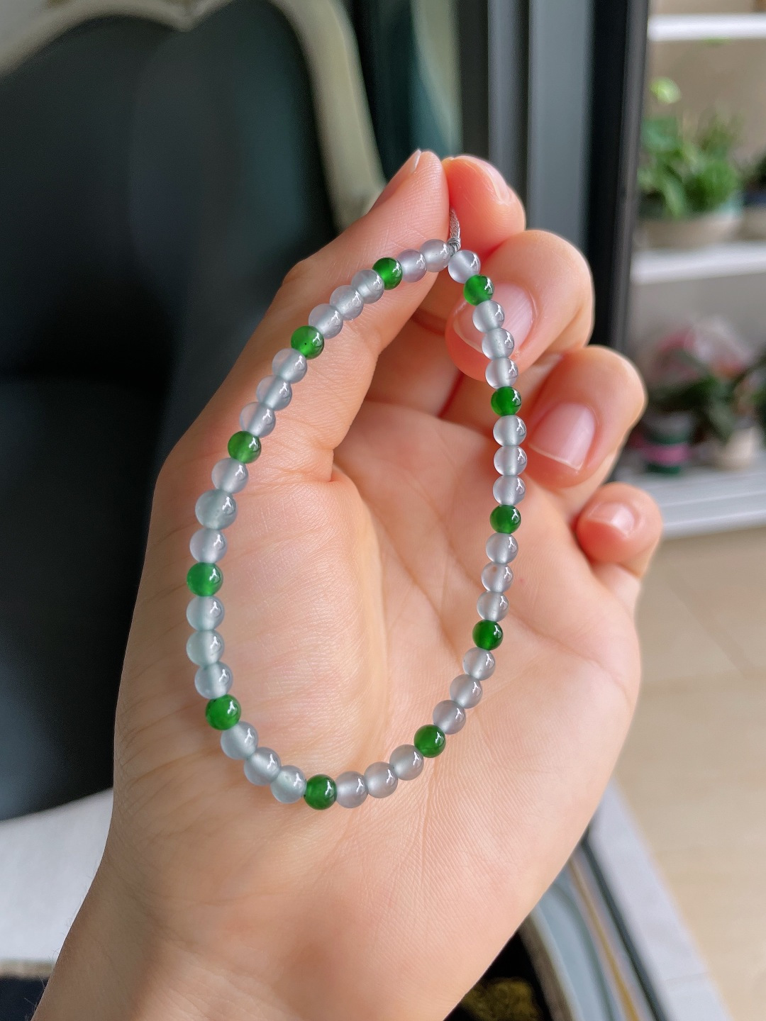 ️天然翡翠A货，冰蓝水双彩手串，尺寸：4.3mm。【编692】