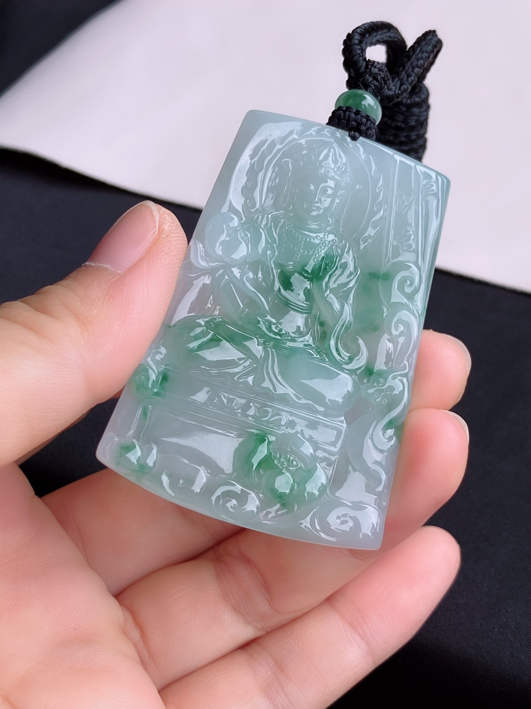 冰飘花大势至菩萨，晶莹剔透，花色清爽，尺寸60/42/5.7/自然光实拍