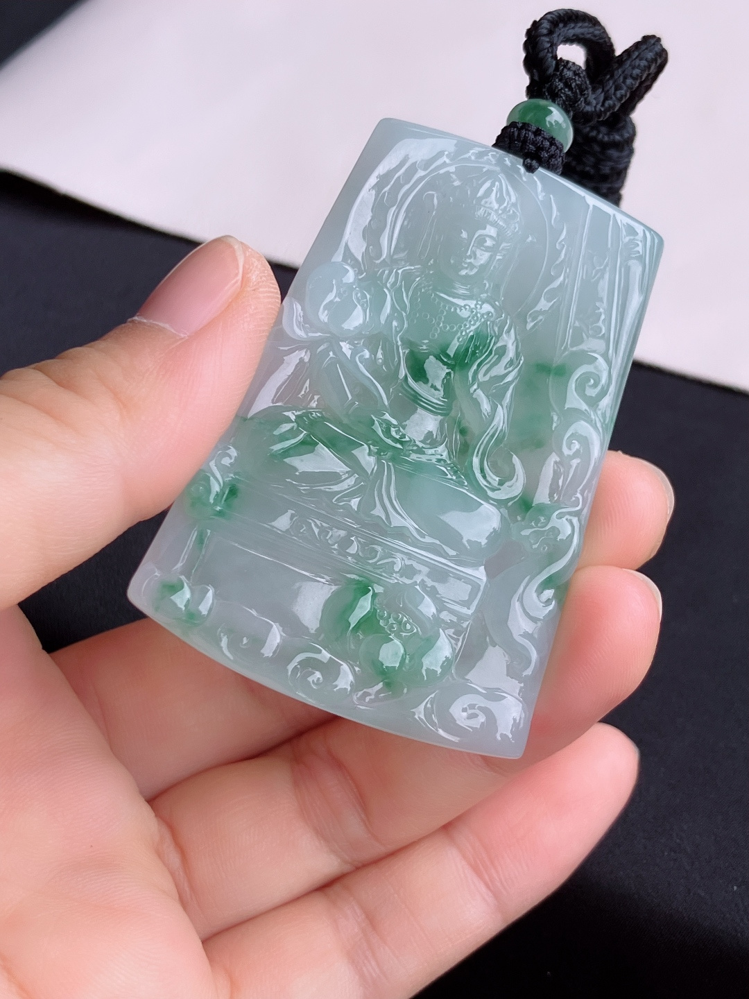 冰飘花大势至菩萨，晶莹剔透，花色清爽，尺寸60/42/5.7/自然光实拍