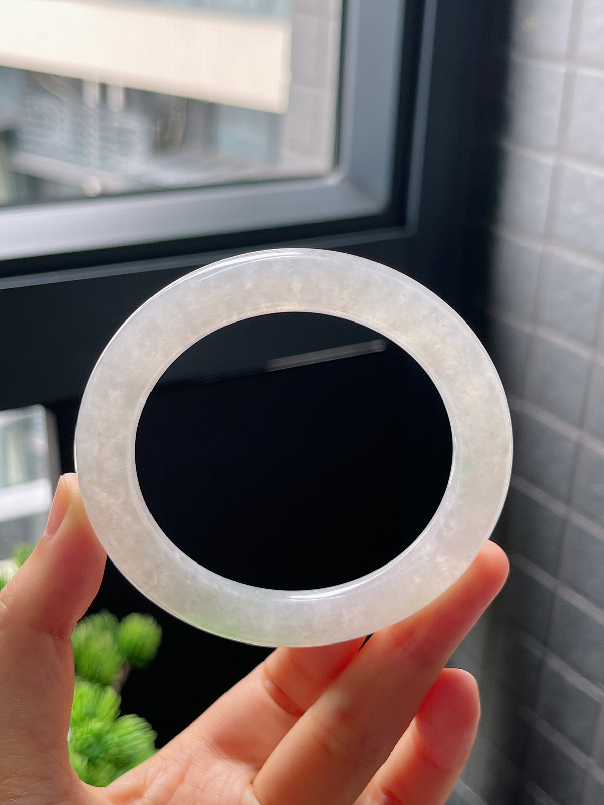 圈口55，冰糯种飘花翡翠圆条手镯