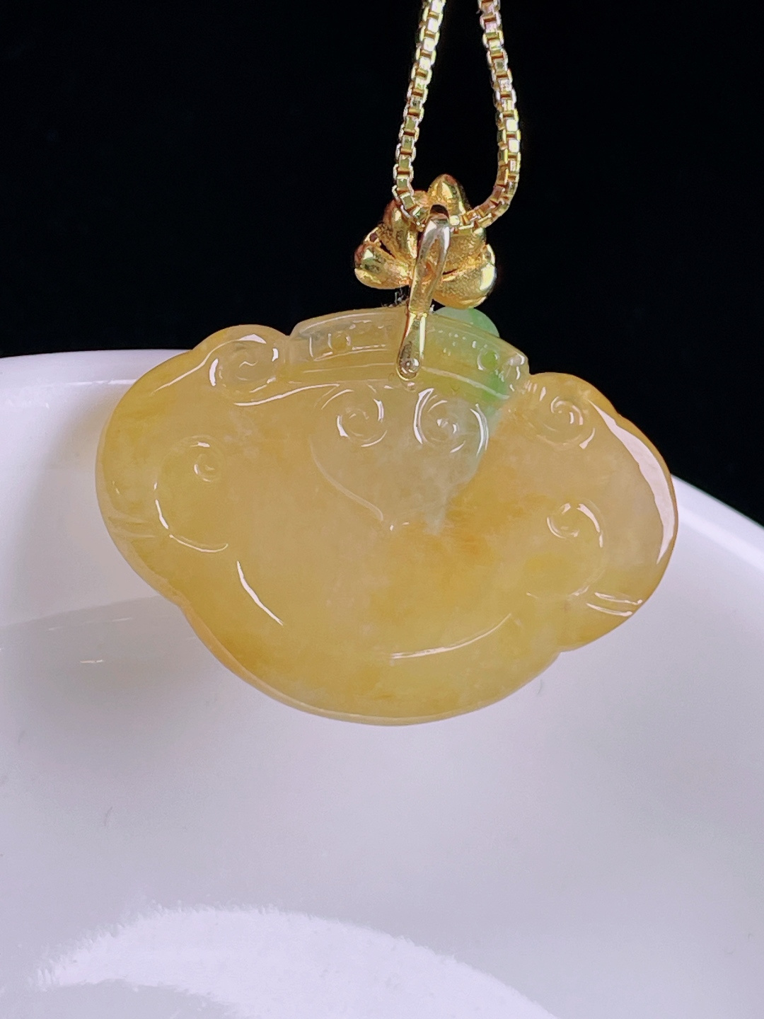 ️冰黄如意，老种起光，细底通透，尺寸：24.5裸石19/26/8.5mm0730