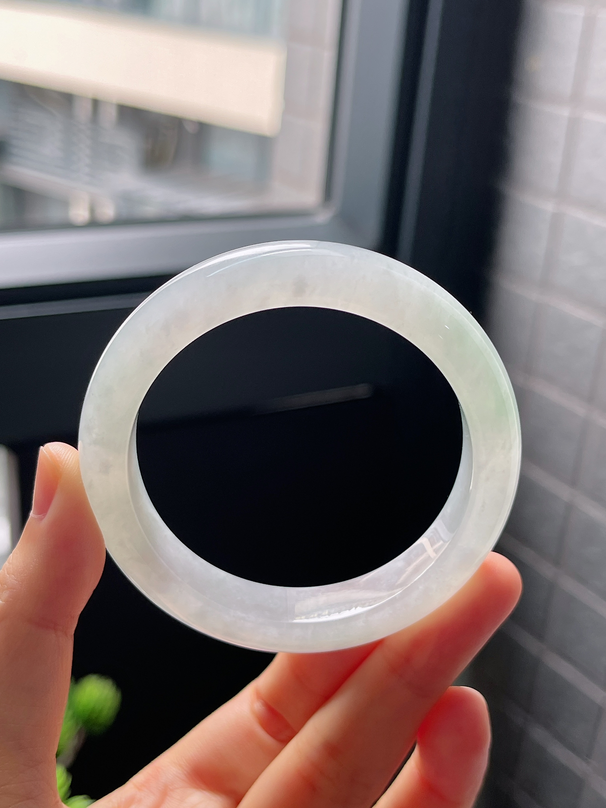 圈口51.5，冰糯种淡绿色翡翠正圈手镯