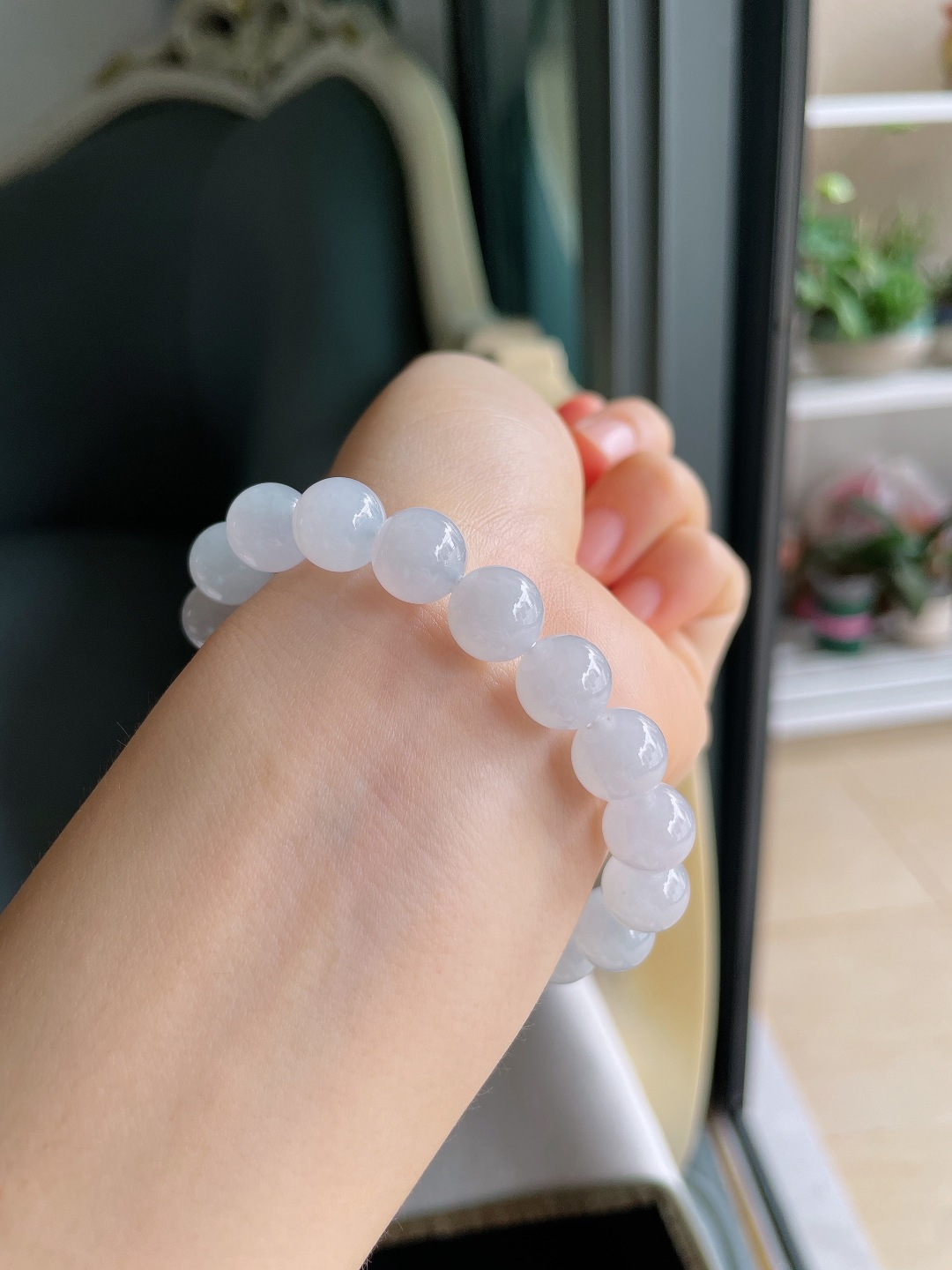 缅甸天然翡翠A货，白冰手串，尺寸：10mm。【编4459】