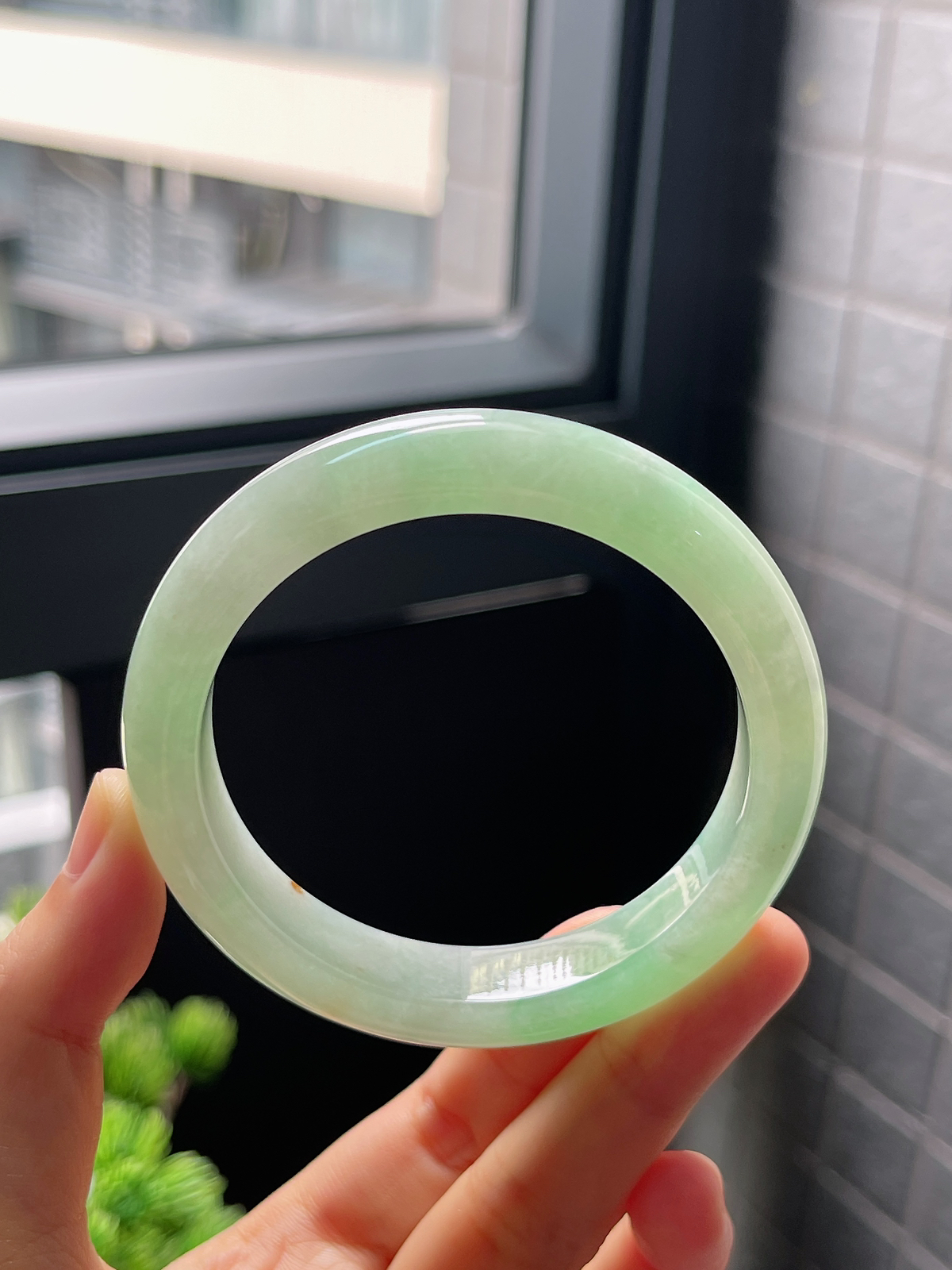 圈口55.7，冰糯种绿色翡翠正圈手镯