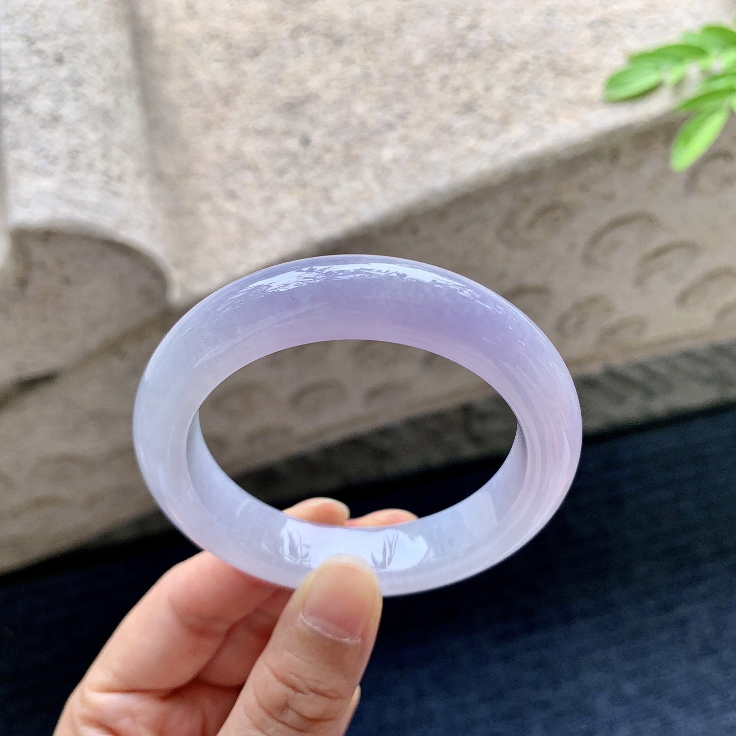 正圈51 52，圈口52/12.4/9，编码HW073138，描述糯冰紫罗兰，水润，种老，细腻，无裂。