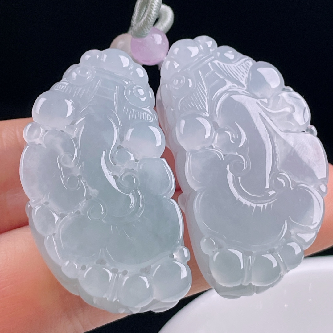 ️高冰貔貅，老种起光，细底通透，尺寸：41.6/22.8/11.3mm0730